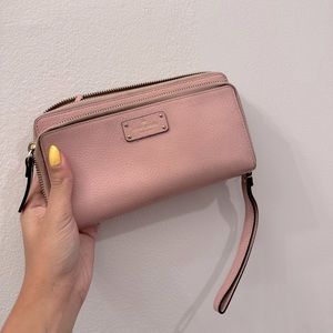 💕baby pink kate spade wristlet wallet/clutch💕